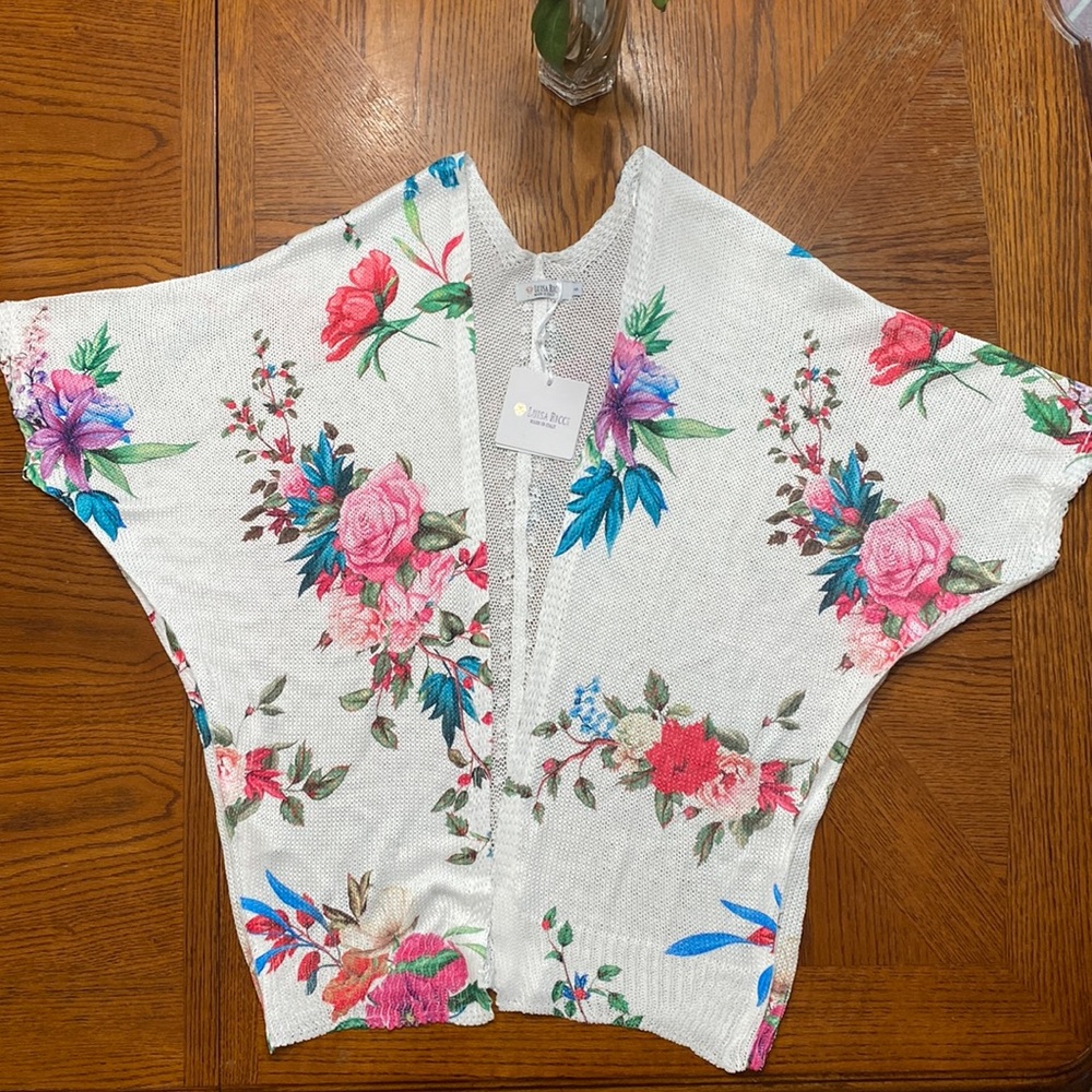 NWT Beautiful Louisa Ricci floral coverup